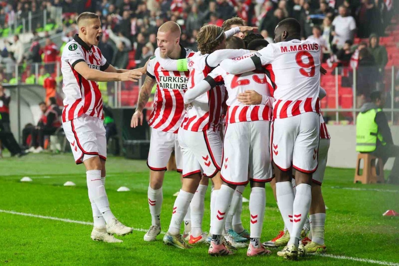 UEFA KONFERANS LİGİ 5. HAFTA MAÇINDA SAMSUNSPOR, SAHASINDA YUNANİSTAN EKİBİ AEK ATİNA İLE...