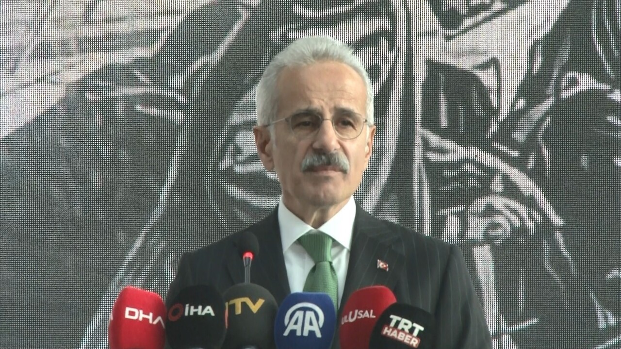 ULAŞTIRMA VE ALTYAPI BAKANI ABDULKADİR URALOĞLU, "SON 10 YILDA YHT VE ANA HAT TRENLERİNDE 10...