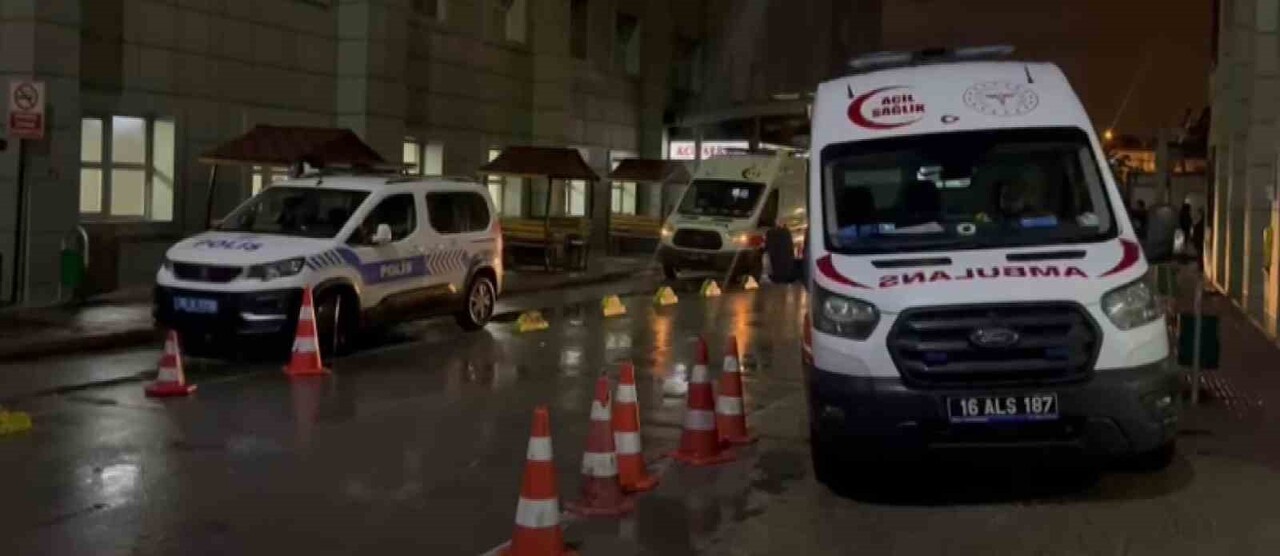 ULUDAĞ'DA KAYBOLAN İKİ GENÇTEN, AFAD VE BURSA İL JANDARMA KOMUTANLIĞI'NA BAĞLI ARAMA-KURTARMA...