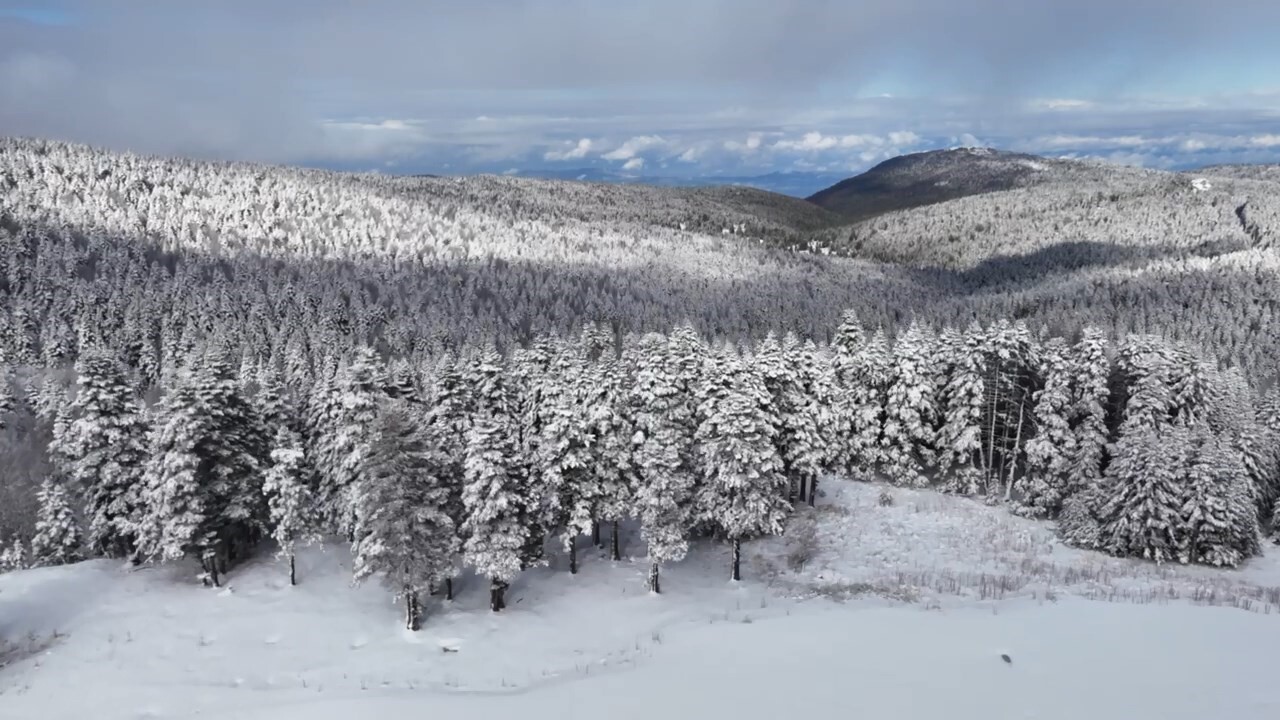 ULUDAĞ'IN ZİRVESİNDE 1 ARALIK'TA 10 SANTİMETREYE ÖLÇÜLEN KAR KALINLIĞI, GÜNEŞİN KENDİNİ...