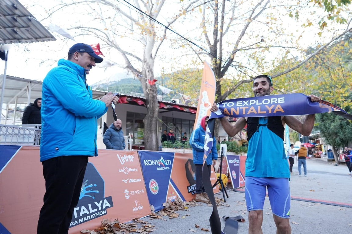 ULUSLARARASI ANTALYA ULTRA MARATON'DA İLK GÜN HEYECANI YAŞANDI. BAŞKAN CEM KOTAN, KONYAALTI'NI...