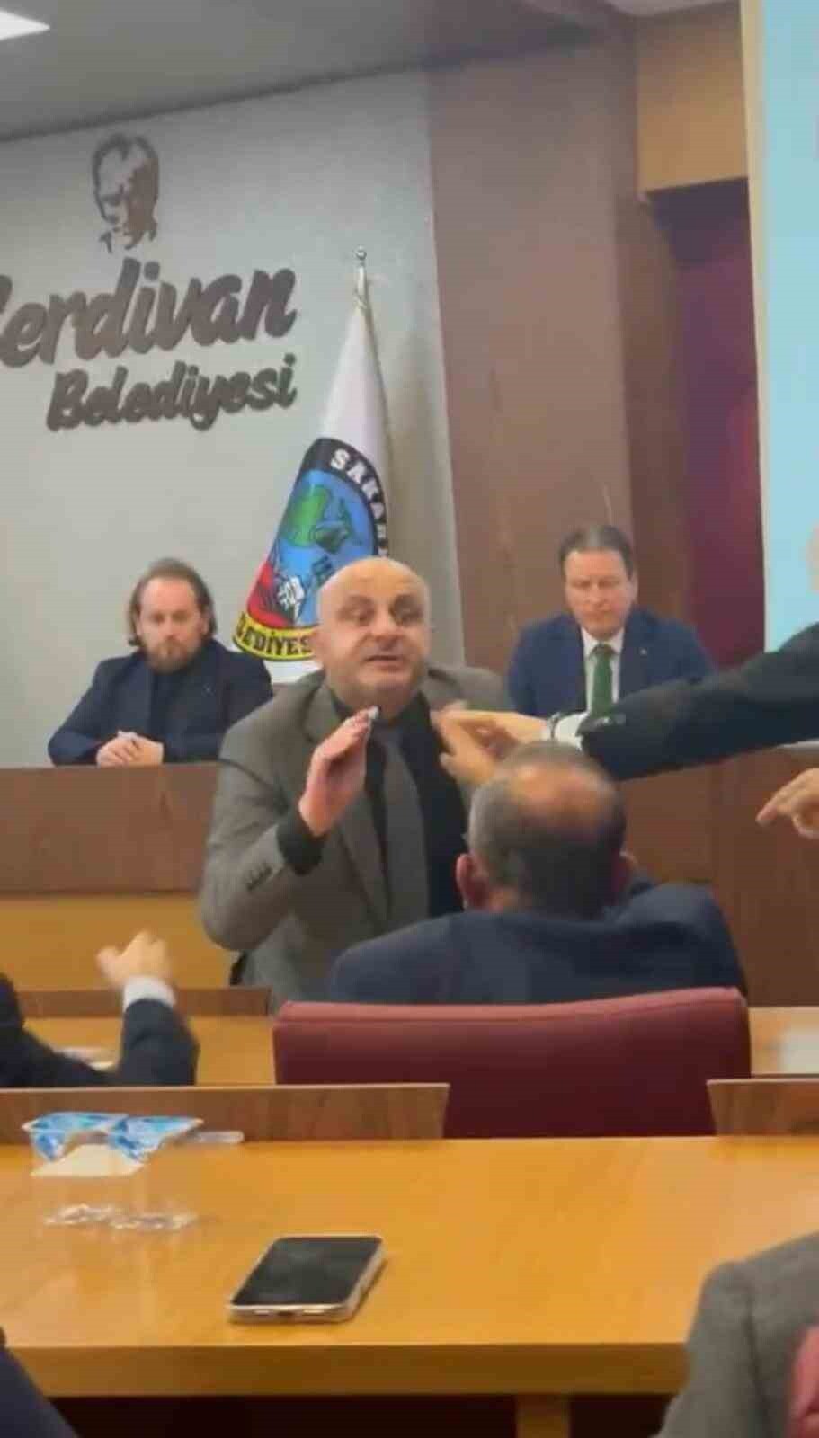 ÜNİVERSİTE ÖĞRENCİLERİNİN DE KATILIM SAĞLADIĞI SERDİVAN BELEDİYESİ ARALIK AYI OLAĞAN MECLİS...