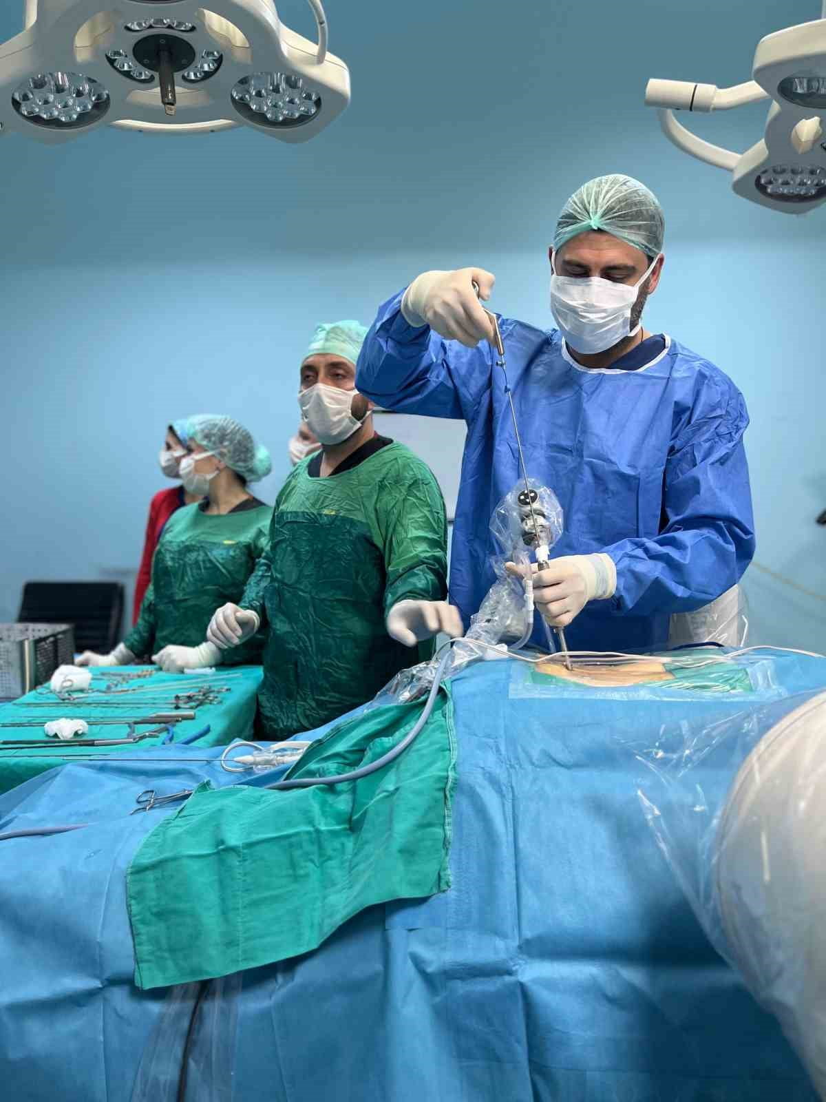 UŞAK EĞİTİM VE ARAŞTIRMA HASTANESİ, TÜRK NÖROŞİRURJİ DERNEĞİ SPİNAL & PERİFERİK SİNİR CERRAHİSİ...