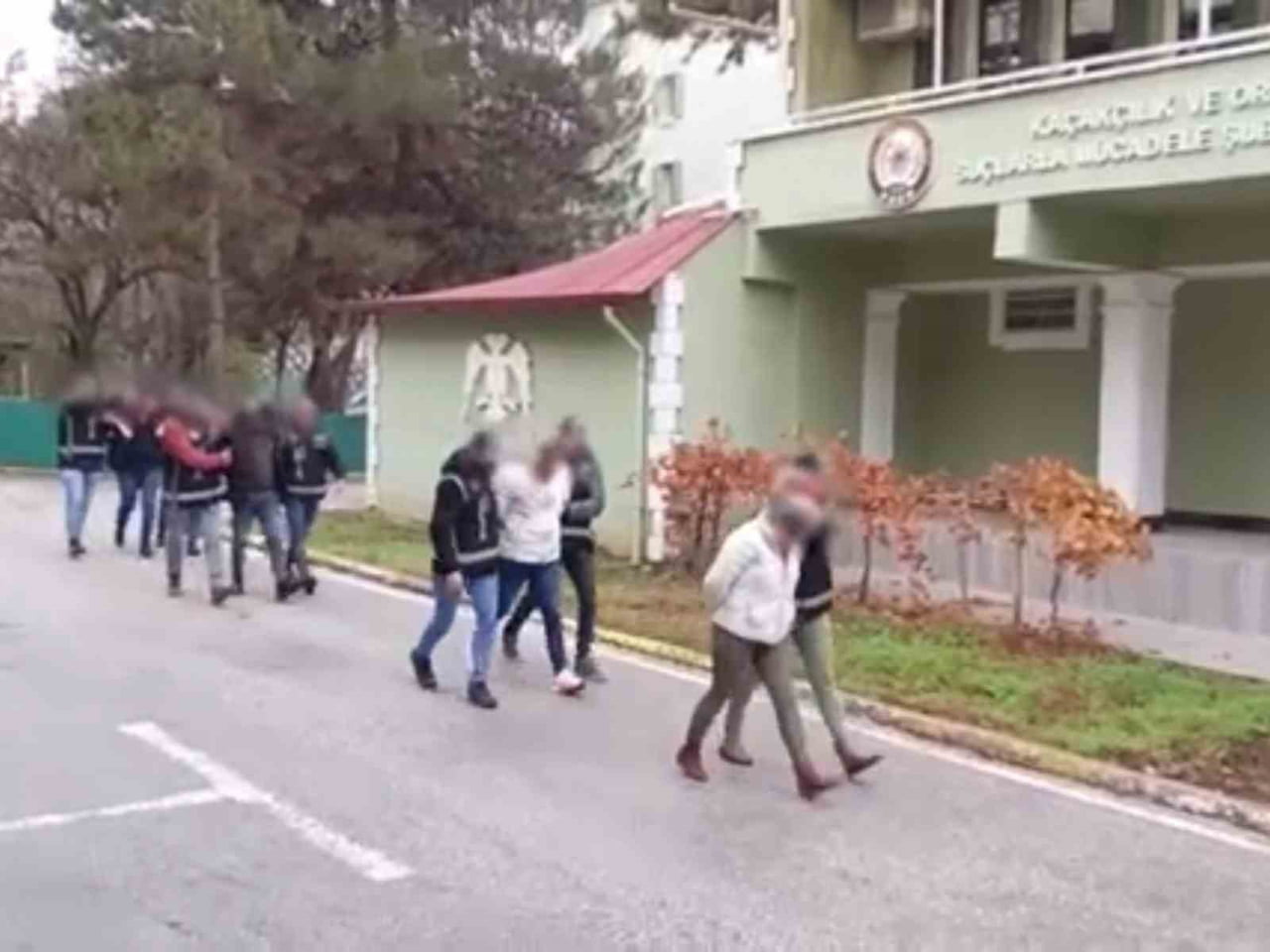 UŞAK’TA GALERİCİLİK FAALİYETİ ADI ALTINDA TEFECİLİK YAPILDIĞI İHBARI ÜZERİNE DÜN DÜZENLENEN...