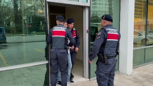 Uyuşturucu hapla yakalanan 2 kişi tutuklandı