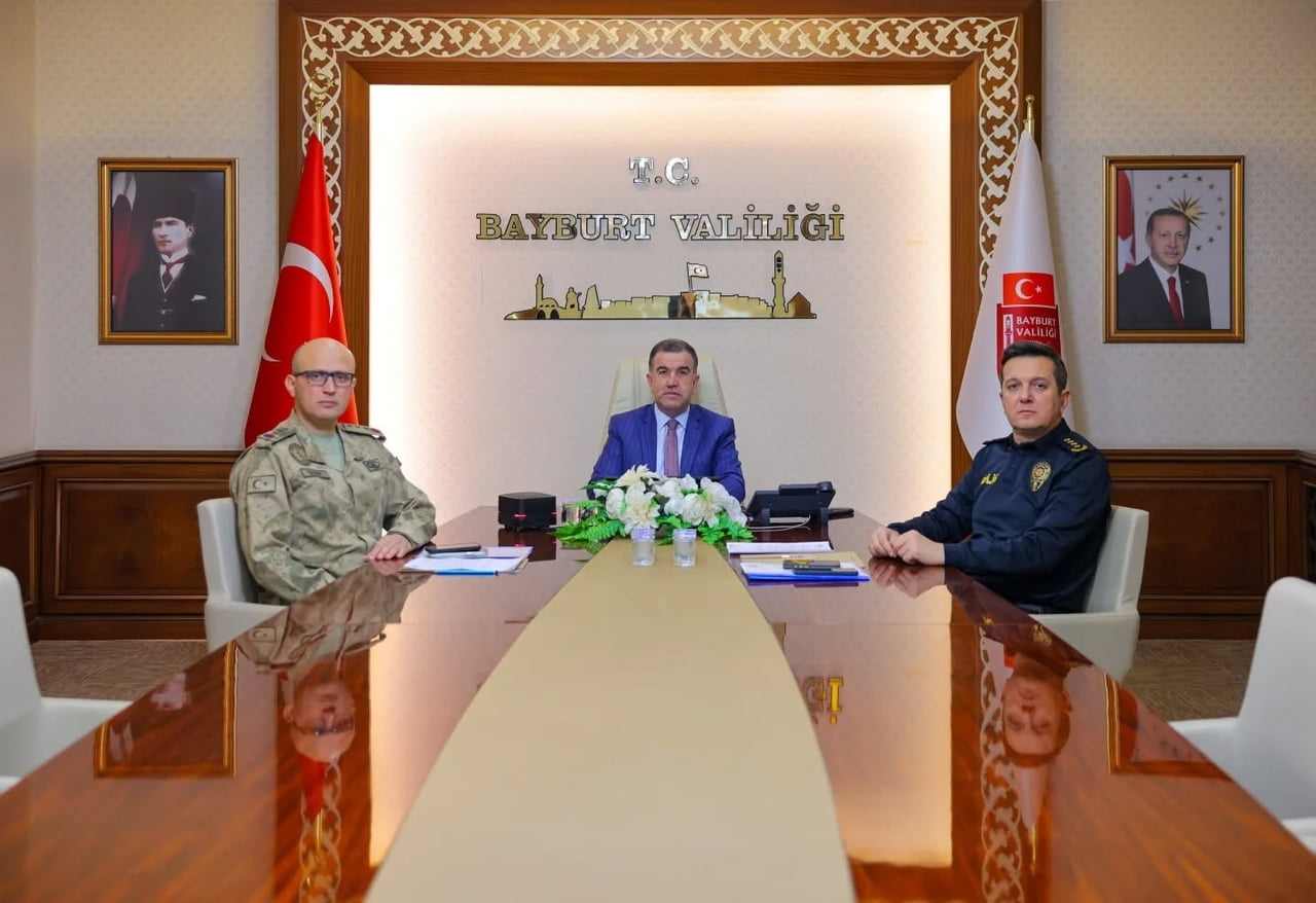 VALİ ELDİVAN, İÇİŞLERİ BAKANI YERLİKAYA BAŞKANLIĞINDAKİ YENİ YIL TEDBİRLERİ TOPLANTISINA...