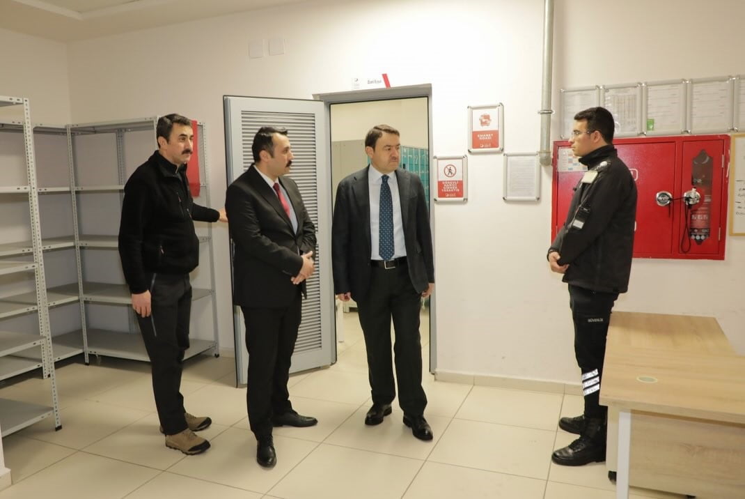 VALİ IŞIN'DAN, İL GÖÇ İDARESİ MÜDÜRLÜĞÜ GERİ GÖNDERME MERKEZİ’NDE DENETİM