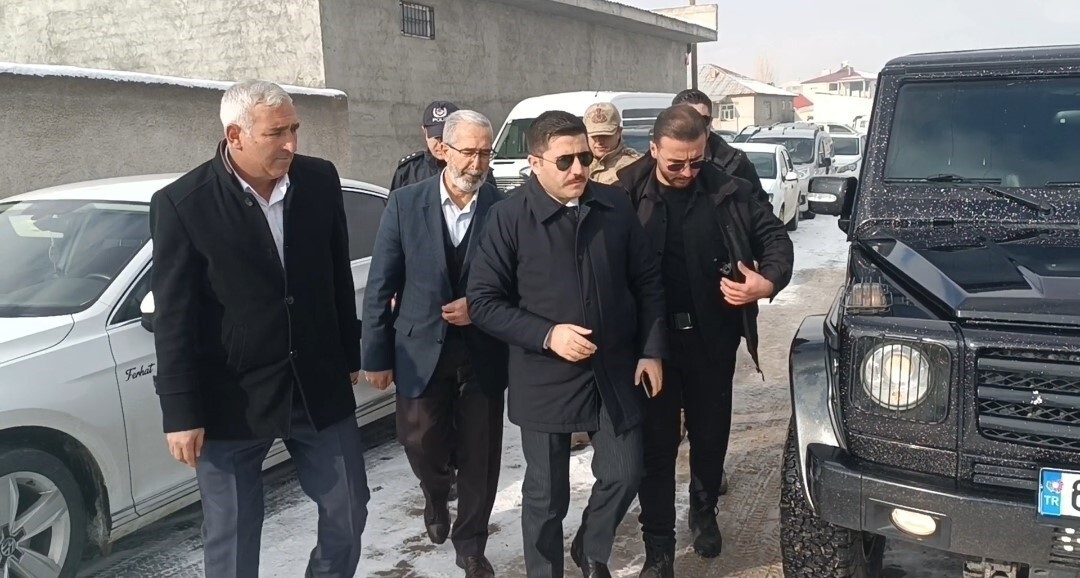 VAN'IN ÖZALP İLÇESİNDE, 16 YILINDA ÇOBAN ÜCRETİNE İLİŞKİN ÇIKAN TARTIŞMAYLA BAŞLAYAN, BİR KİŞİNİN...