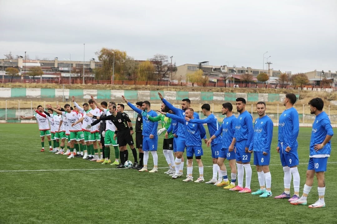 VAN 1. AMATÖR LİGİ B GRUBU'NUN 2. HAFTASINDA ERCİŞ ÖRENESPOR SAHASINDA KONUK ETTİĞİ ÇALDIRANSPOR'U...