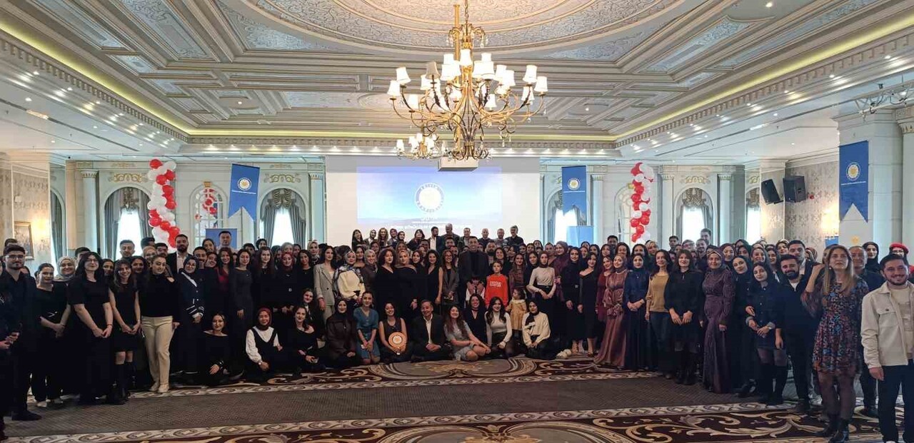 VAN’DA TÜRKİYE EĞİTİM GÖNÜLLÜLERİ VAKFI (TEGV) GÖNÜLLÜLERİ, DÜNYA GÖNÜLLÜLER GÜNÜ DOLAYISIYLA...