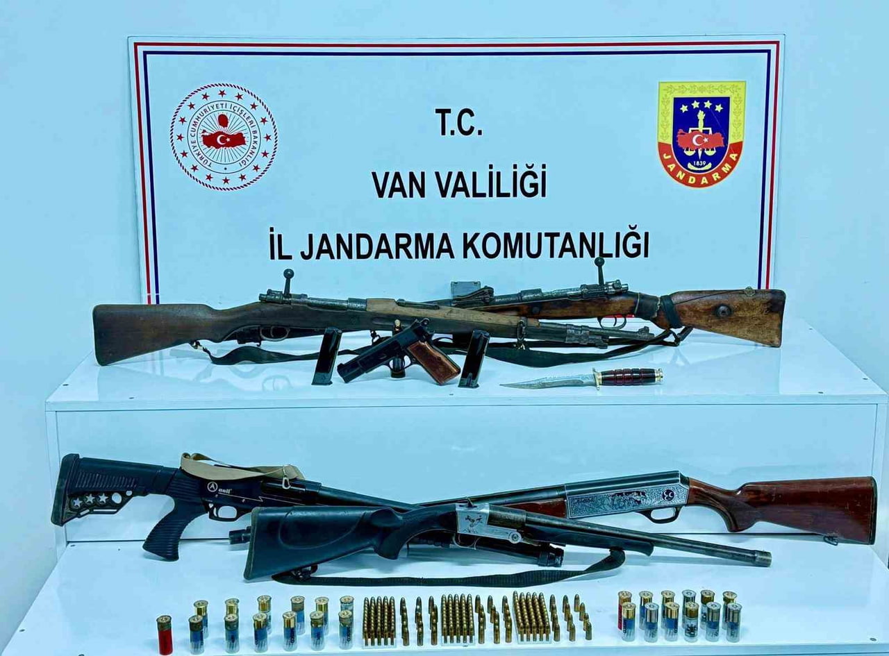 VAN’IN ERCİŞ İLÇESİNDE JANDARMA EKİPLERİNCE YAPILAN ÇALIŞMALAR SONUCUNDA RUHSATSIZ SİLAH ELE...