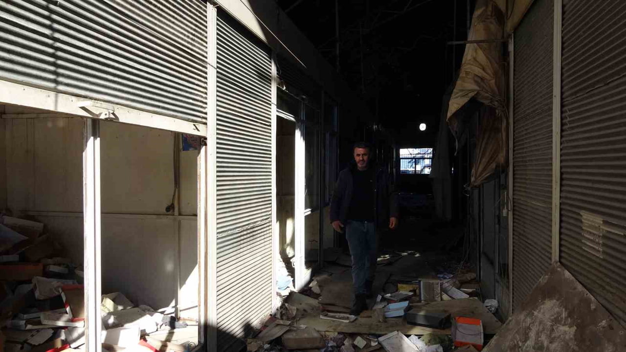 VAN’IN MERKEZİNDE UZUN SÜREDİR ATIL DURUMDA BULUNAN VE 27 YILLIK GEÇMİŞE SAHİP MISIR ÇARŞISI, İKİ...