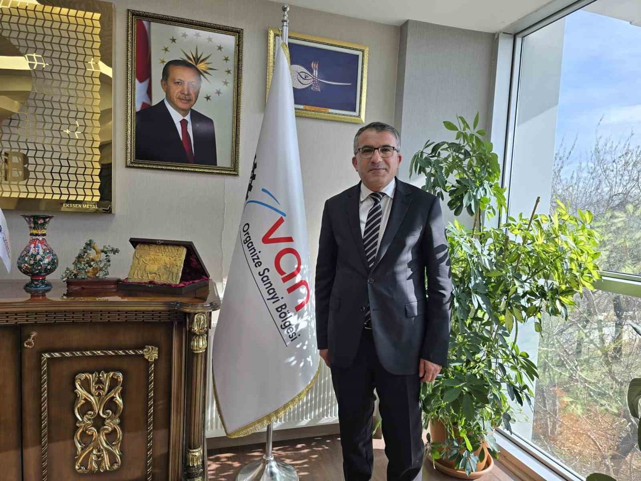 VAN ORGANİZE SANAYİ BÖLGESİ (OSB) YÖNETİM KURULU BAŞKANI MEMET ASLAN, REGAİP KANDİLİ NEDENİYLE BİR...