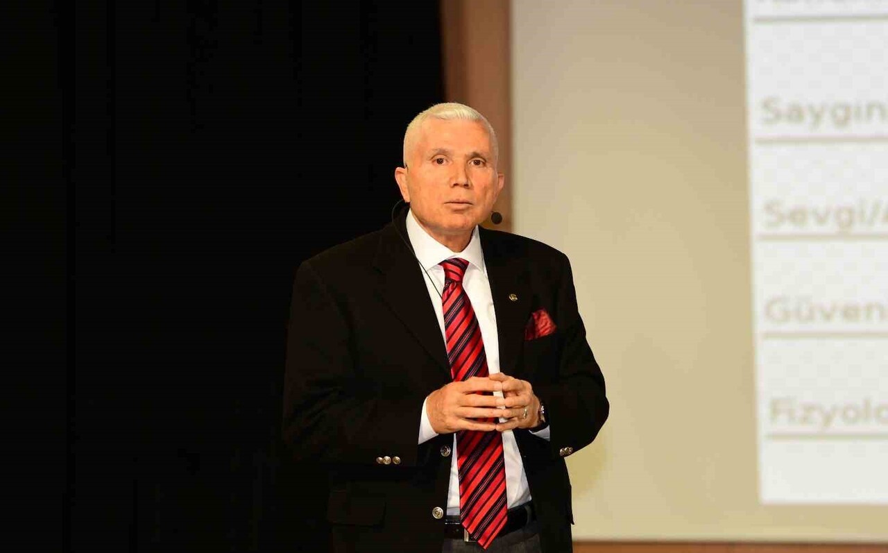 VAN YÜZÜNCÜ YIL ÜNİVERSİTESİNDE (VAN YYÜ) "FANATİZMİN, KİTLE HAREKETLERİNE VE TOPLUMSAL DEĞİŞİME...