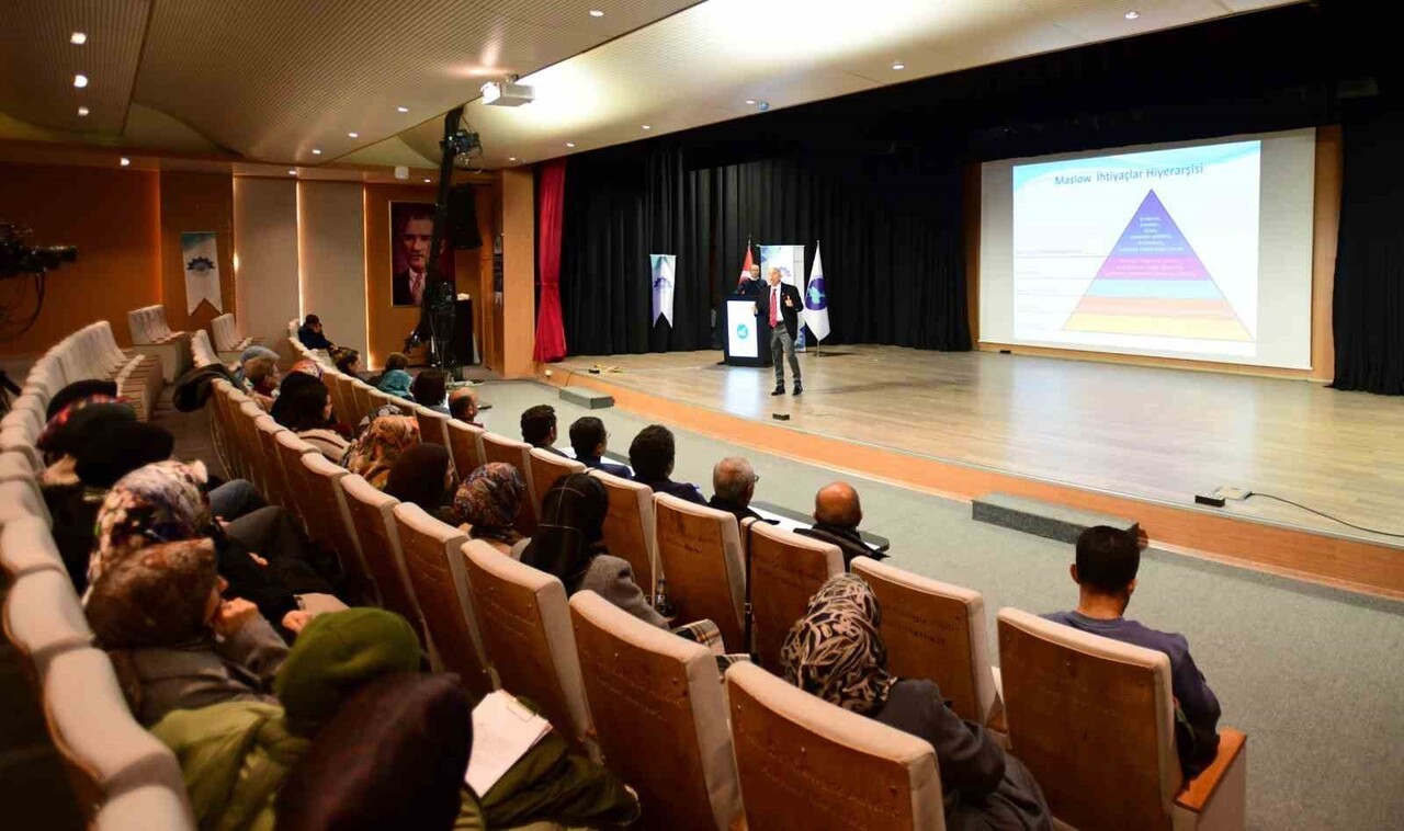 VAN YÜZÜNCÜ YIL ÜNİVERSİTESİNDE (VAN YYÜ) "FANATİZMİN, KİTLE HAREKETLERİNE VE TOPLUMSAL DEĞİŞİME...