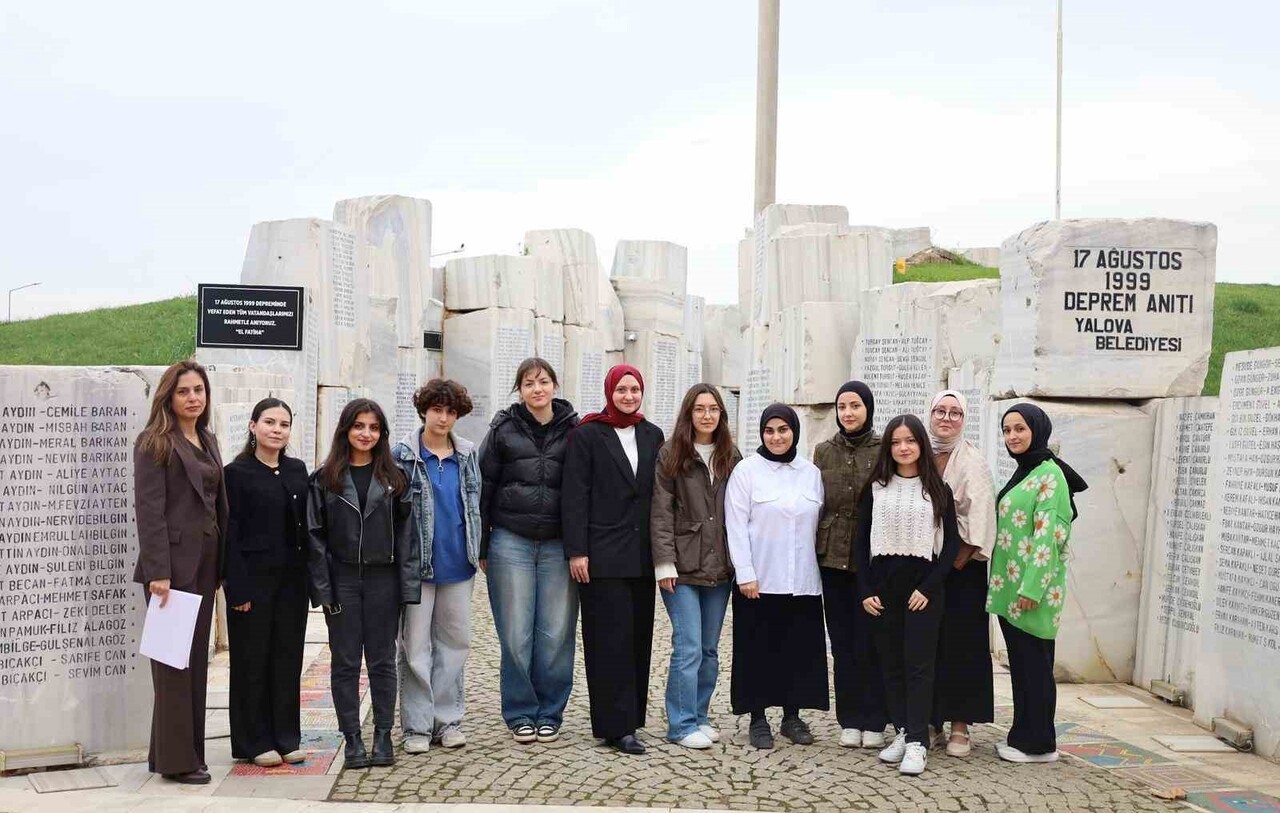 YALOVA GENÇLİK VE SPOR İL MÜDÜRLÜĞÜ’NE BAĞLI DİLŞAD HATUN KIZ YURDU’NDA KALAN GÖNÜLLÜ ÜNİVERSİTE...