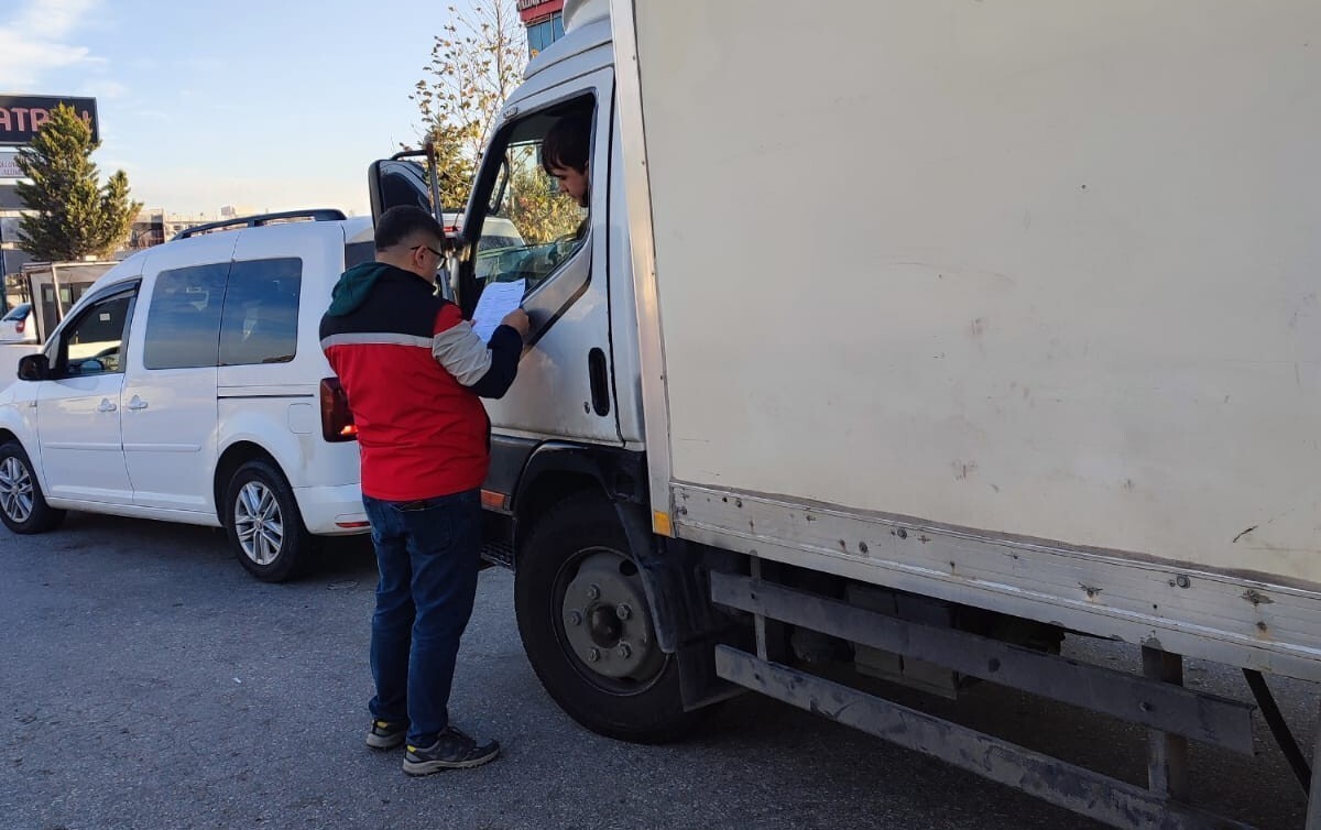 YALOVA İL TARIM VE ORMAN MÜDÜRLÜĞÜ EKİPLERİ, KENT GENELİNDE ŞAP HASTALIĞIYLA MÜCADELE ÇERÇEVESİNDE...