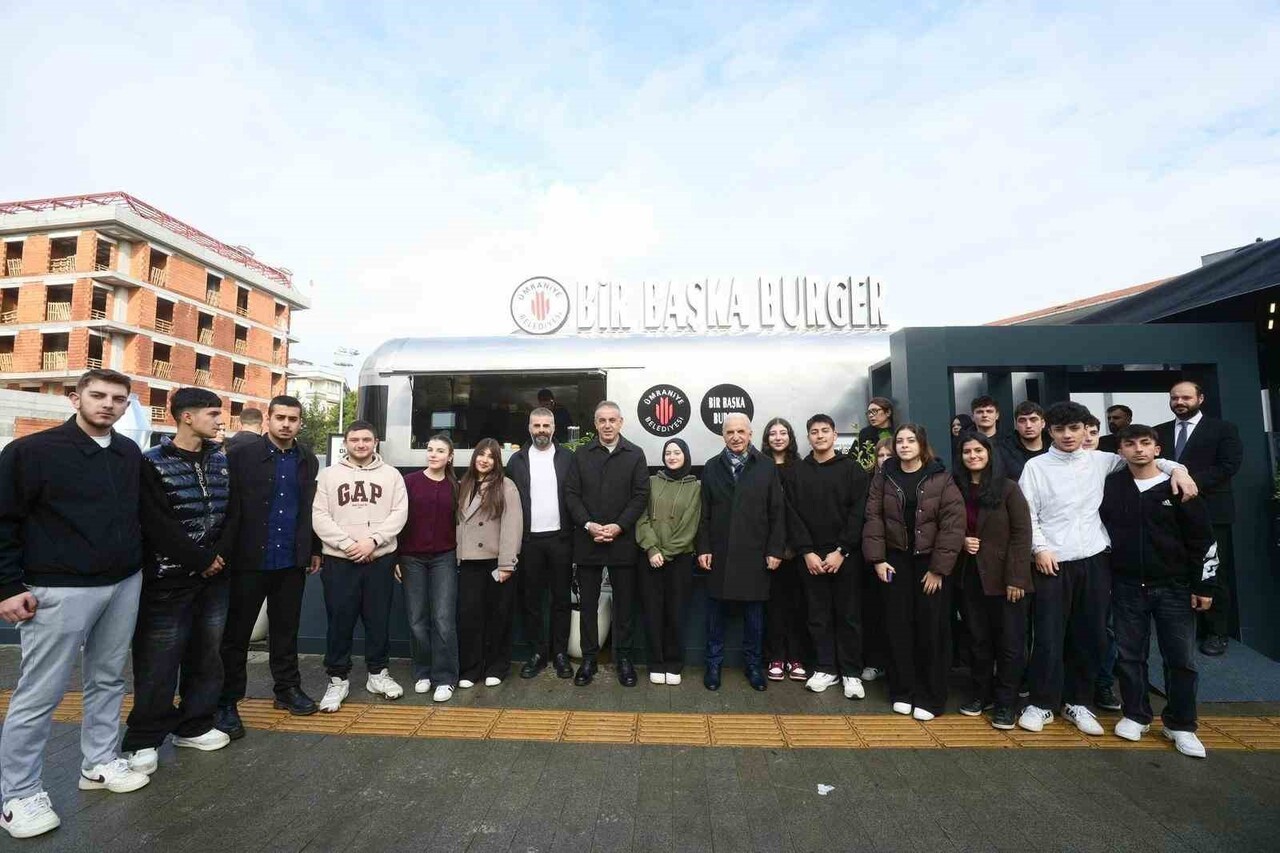 YENİ ŞUBENİN AÇILIŞI, ÜMRANİYE BELEDİYE BAŞKANI İSMET YILDIRIM TARAFINDAN...