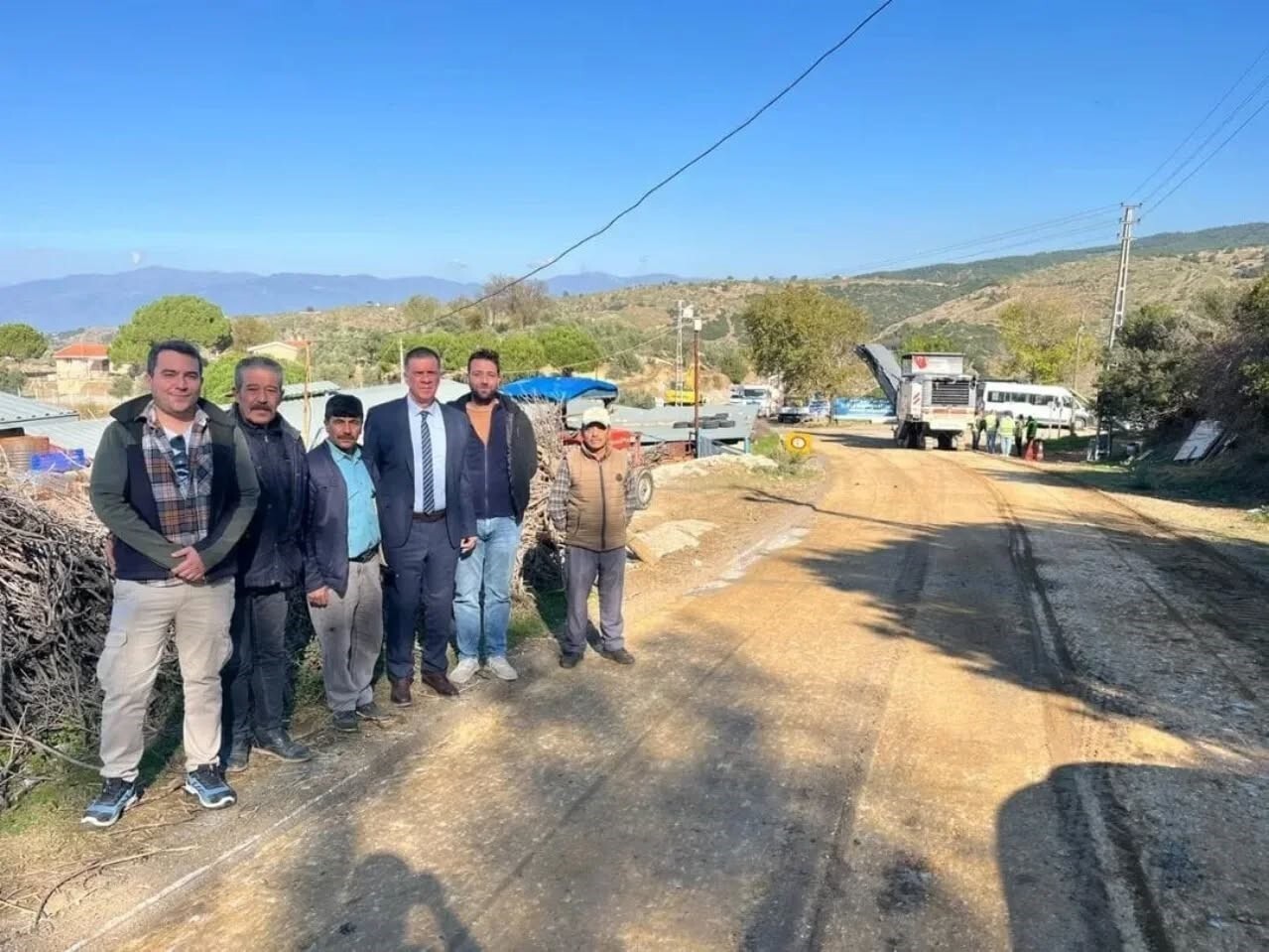 YENİPAZAR BELEDİYE BAŞKANI MALİK ERCAN, SON GÜNLERDE BELEDİYENİN ÇALIŞMALARINA YÖNELİK YAPILAN...