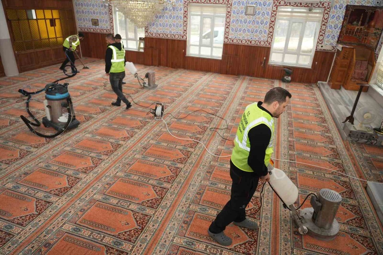 YENİŞEHİR’DE VATANDAŞLARIN İBADETLERİNİ TEMİZ, SAĞLIKLI VE HUZURLU BİR ORTAMDA...