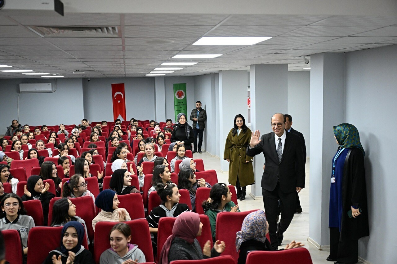 YEŞİLYURT BELEDİYESİ KADIN VE AİLE HİZMETLERİ MÜDÜRLÜĞÜNÜN ‘2025 AİLE YILI’ KAPSAMINDA OKULLARDA...