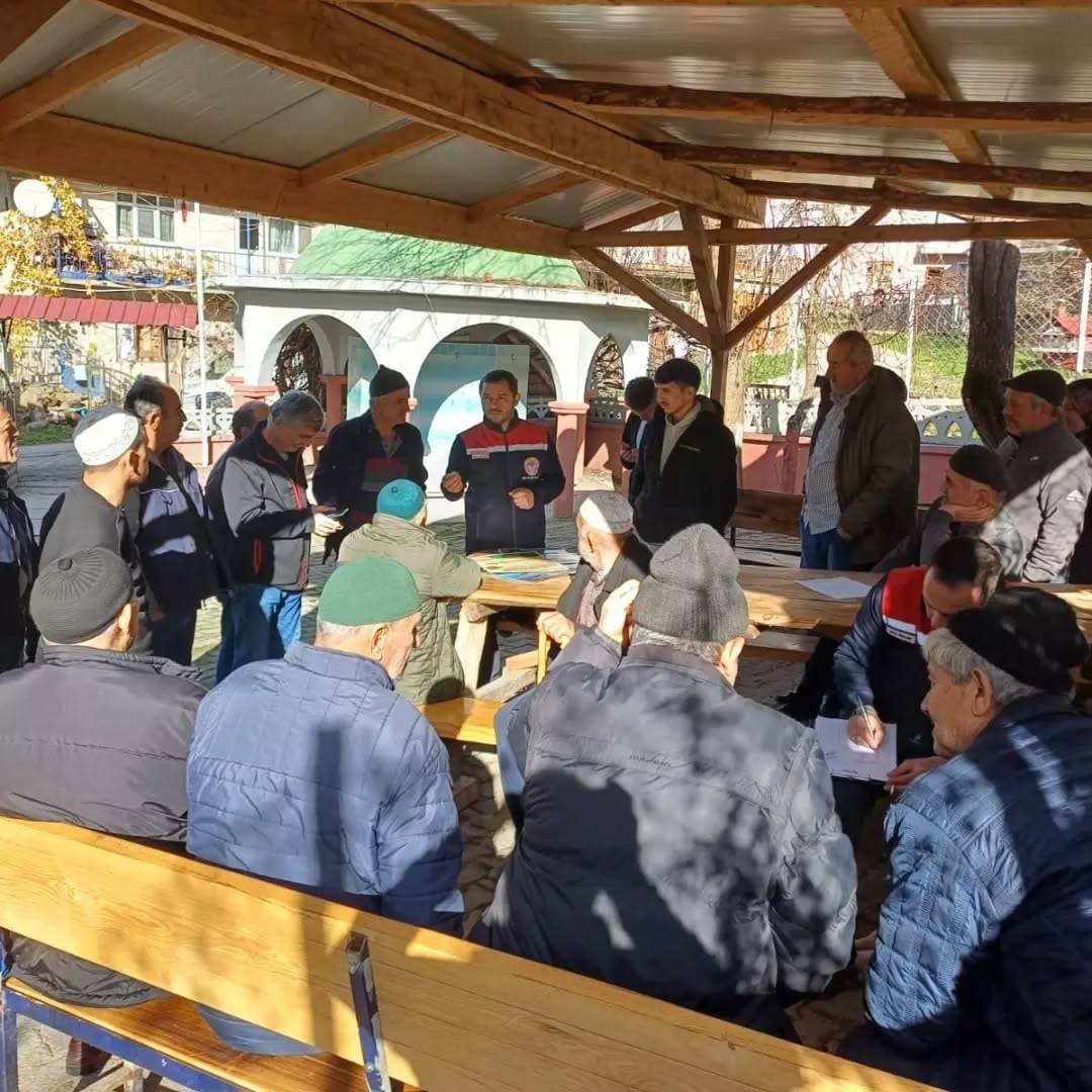 YIĞILCA İLÇE TARIM VE ORMAN MÜDÜRLÜĞÜ TARAFINDAN YÜRÜTÜLEN ÇİFTÇİ İLE BULUŞMALAR KAPSAMINDA...