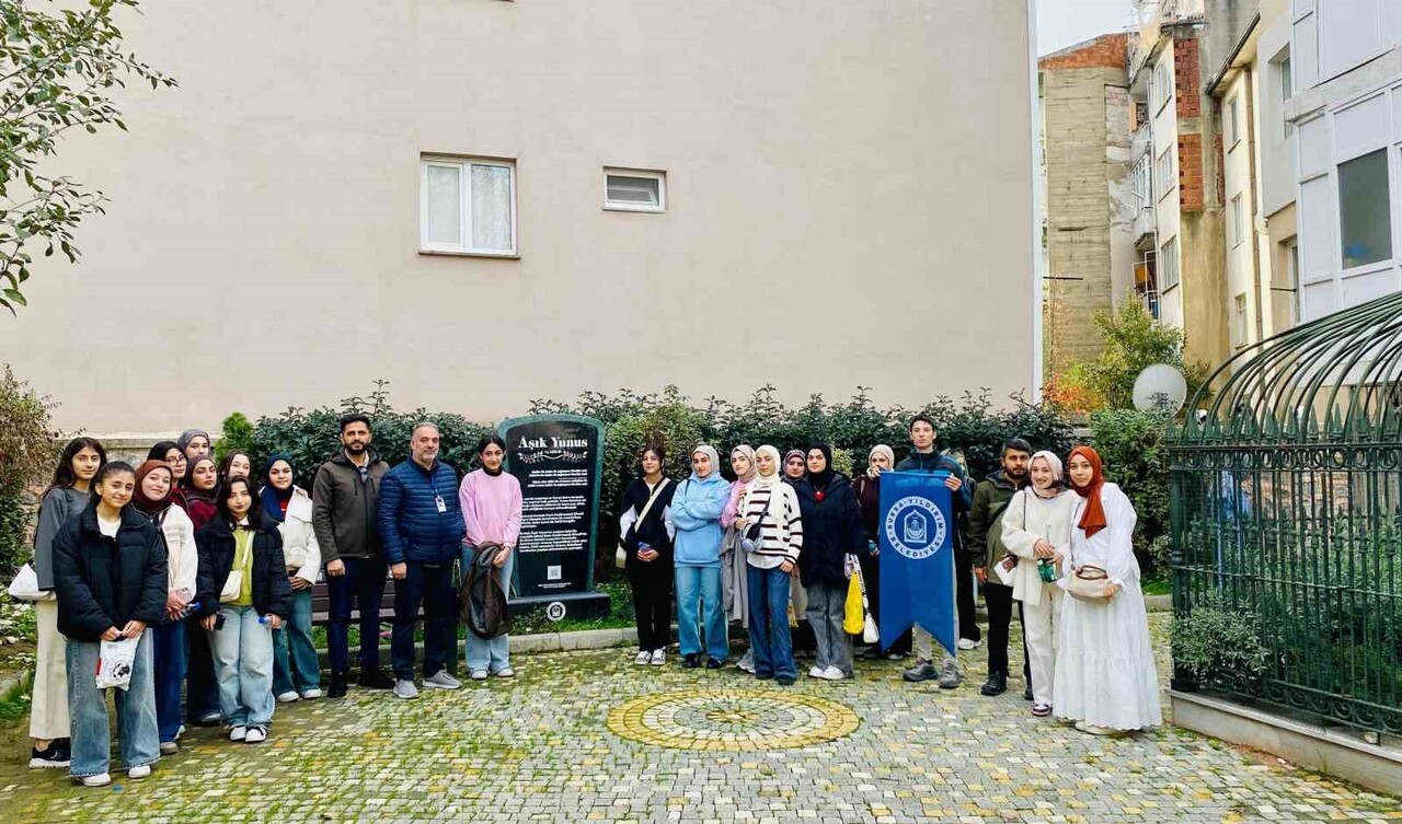 YILDIRIM BELEDİYESİ, GENÇLERİN HEM FİZİKSEL HEM DE KÜLTÜREL GELİŞİMLERİNE KATKI SAĞLAYACAK ÖNEMLİ...
