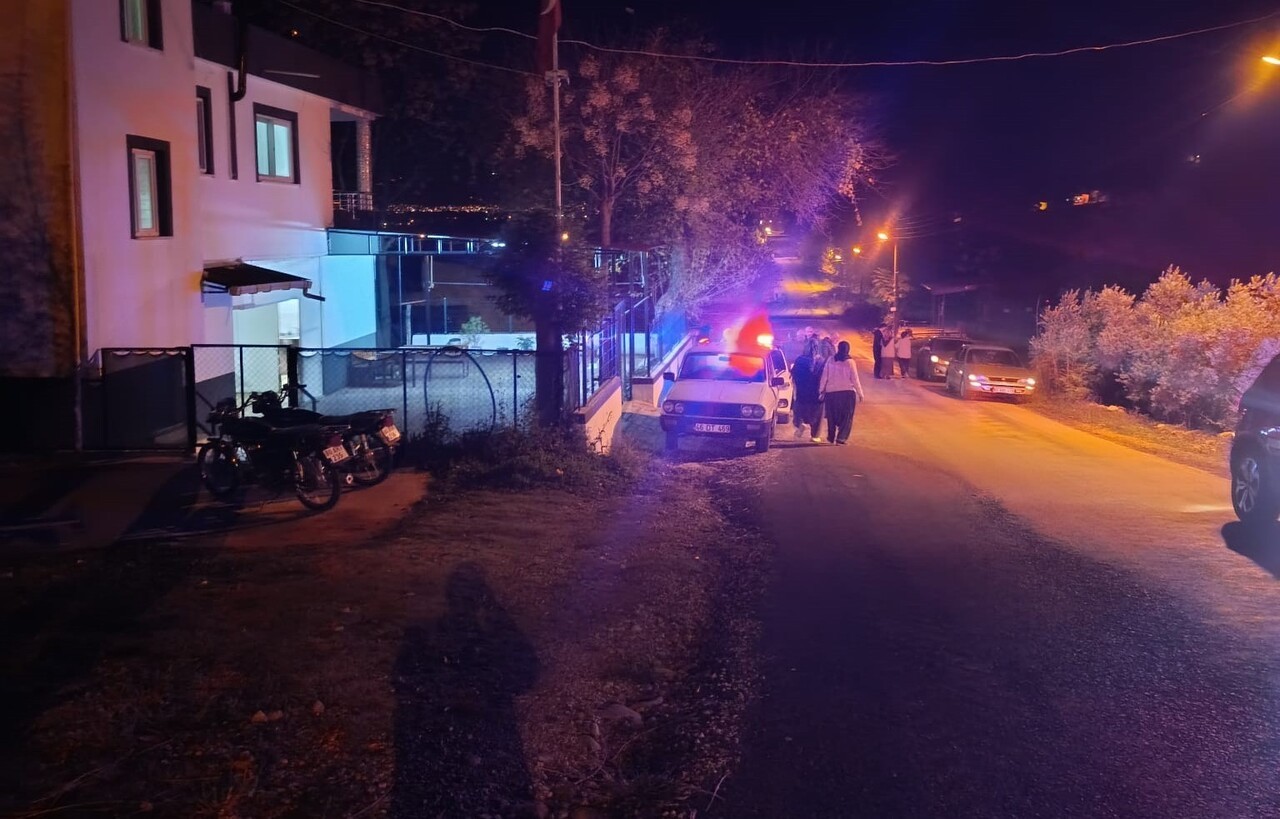 YOLUN KARŞISINA GEÇMEK İSTERKEN OTOMOBİL ÇARPTI: 1 YARALI