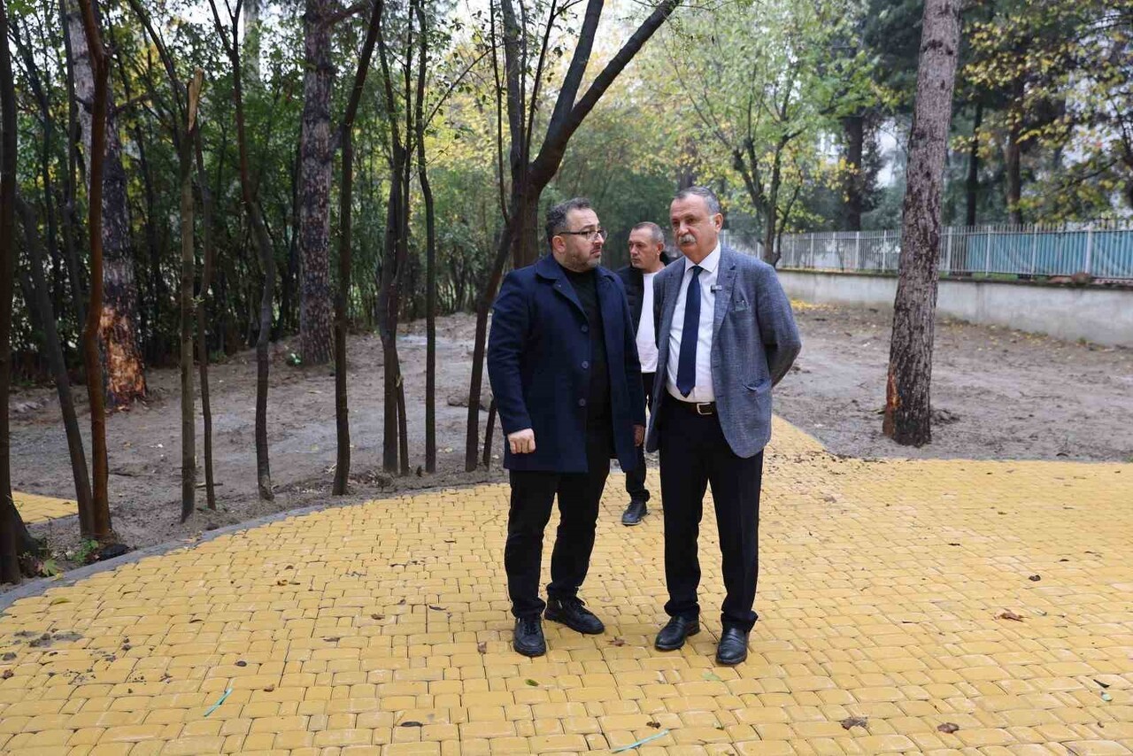 YUNUSEMRE BELEDİYE BAŞKANI SEMİH BALABAN, KISA SÜRE İÇERİSİNDE AÇILMASI PLANLANAN EMEKLİ KAFE’DE...