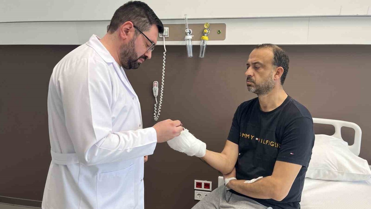 YURT DIŞINDA KUŞLARI İÇİN KÜMES YAPMAK İSTEYEN KİŞİ, PARMAĞI TIRNAK KISMINDAN SIKIŞARAK KOPTU....