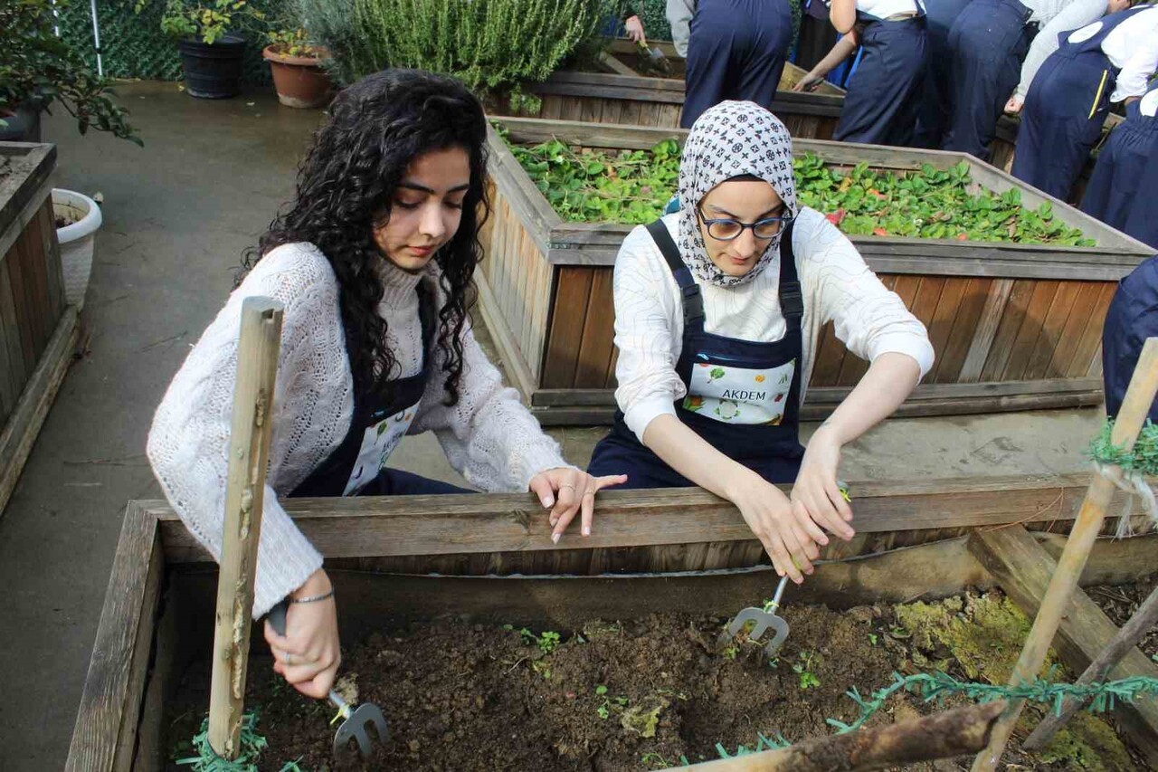 ZEYTİNBURNU’NDA 3 ARALIK DÜNYA ENGELLİLER GÜNÜ KAPSAMINDA ERGOTERAPİ BÖLÜMÜNDE EĞİTİM GÖREN...