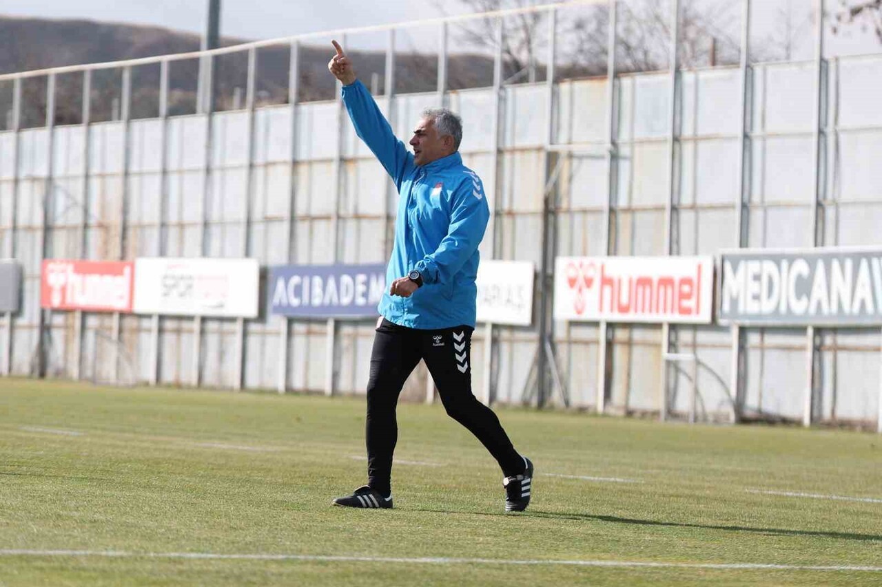 ZİRAAT TÜRKİYE KUPASI 4. TUR MAÇINDA SAHASINDA ALİAĞA FK’YI KONUK EDECEK OLAN ÖZBELSAN SİVASSPOR...