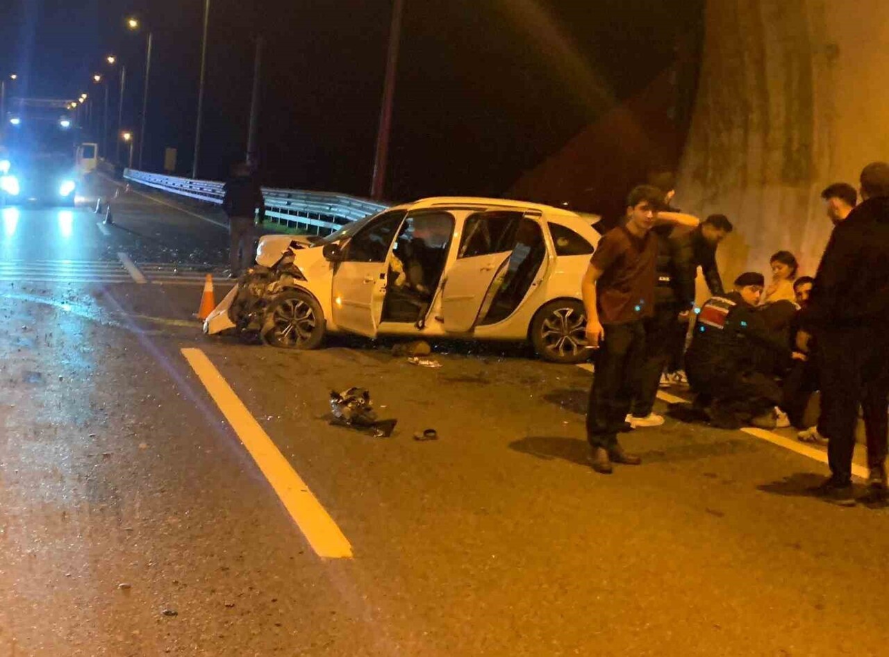 ZONGULDAK (İHA) - ZONGULDAK'IN ALAPLI  İLÇESİNDE GECE SAATLERİNDE KAVUKKAVLA MEVKİİ TÜNELİ...