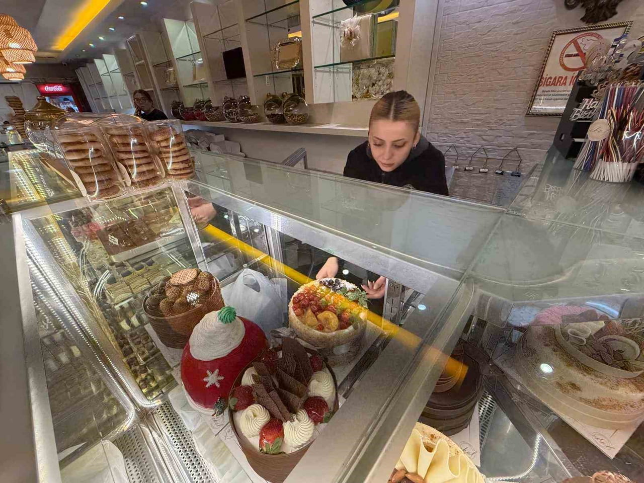 ZONGULDAK’IN ÇAYCUMA İLÇESİNDE YILBAŞI ALIŞVERİŞİNE TATLI BİR HEYECAN EKLENDİ.