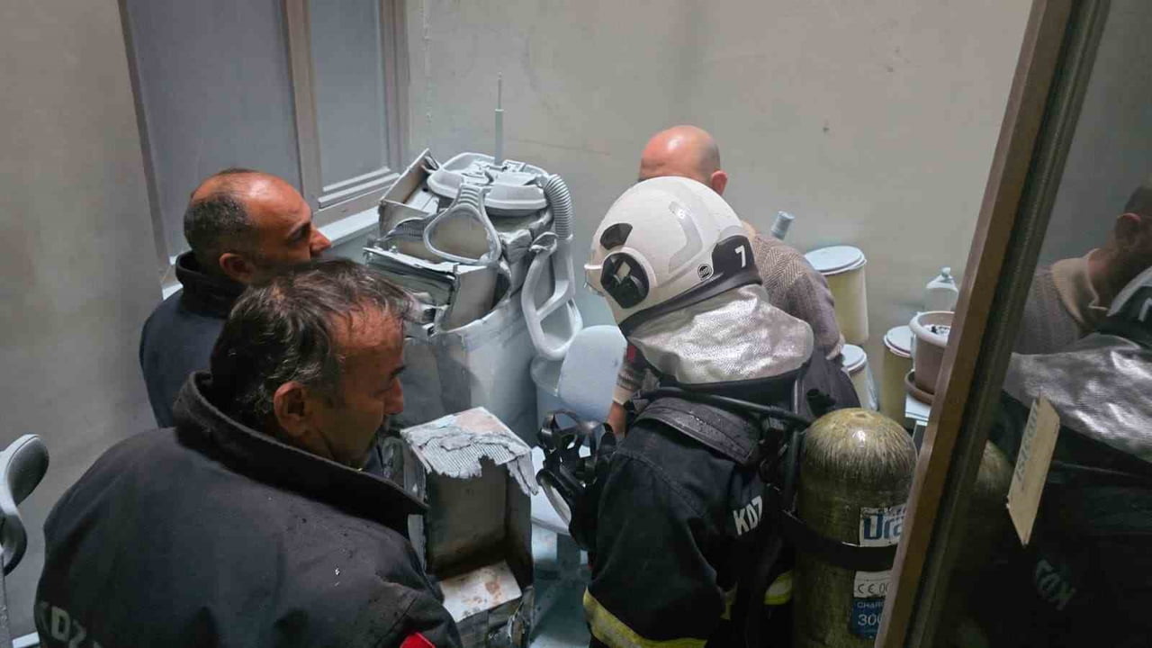 ZONGULDAK’IN EREĞLİ İLÇESİNDE 2'NO’LU SAĞLIK OCAĞI’NIN DEPOSUNDA ÇIKAN YANGIN KISA SÜRELİ PANİĞE...