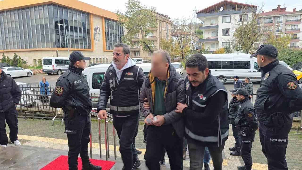 ZONGULDAK’IN KARADENİZ EREĞLİ İLÇESİNDE KAÇAK SİLAH İMALATI VE TİCARETİ YAPTIKLARI İDDİASIYLA...