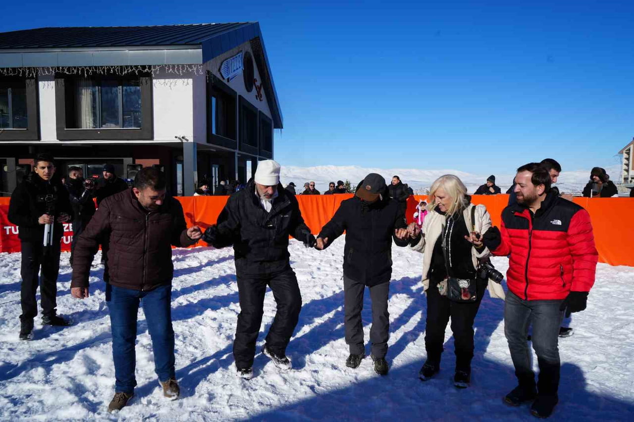 10 OCAK ÇALIŞAN GAZETECİLER GÜNÜ VESİLESİYLE ERZURUM’DA GÖREV YAPAN MEDYA MENSUPLARI PALANDÖKEN’İN...