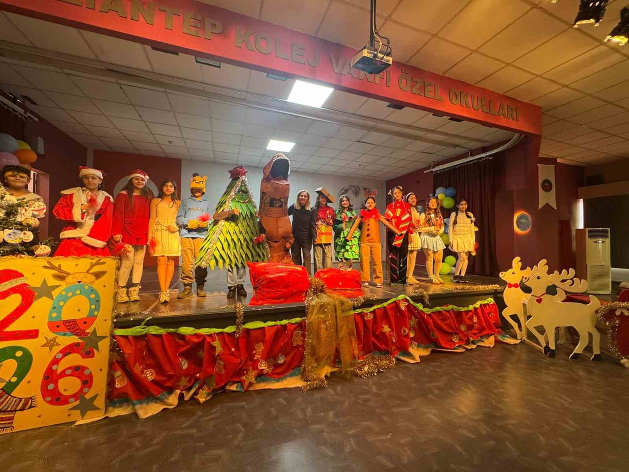 2025 YILINI UĞURLAYIP 2026 YILINI KARŞILAMAYAN GAZİANTEP KOLEJ VAKFI ÖZEL ORTAOKULU ÖĞRENCİLERİ...