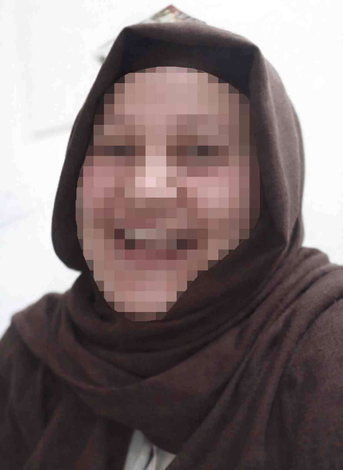 3 ÇOCUK ANNESİ GAMZE S.