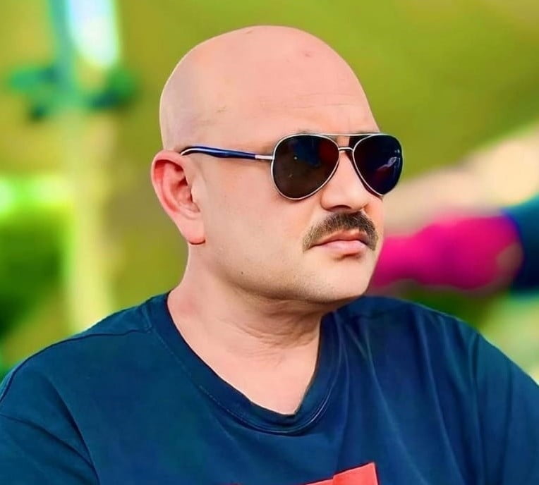 52 YAŞINDAKİ VELİ GÖNÜLOĞLU