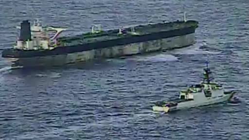 ABD Sahil Güvenliği, Kuzey Atlantik’te el koyduğu ve daha önce "Bella 1" olarak bilinen Marinera...