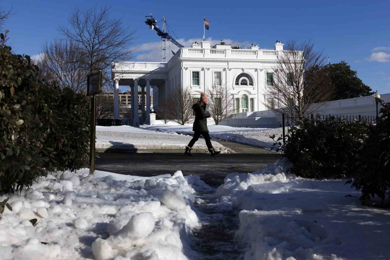 ABD’Yİ ETKİSİ ALTINDA ALAN SOĞUK HAVA VE KAR FIRTINASINDA HAYATINI KAYBEDENLERİN SAYISI 30’A...