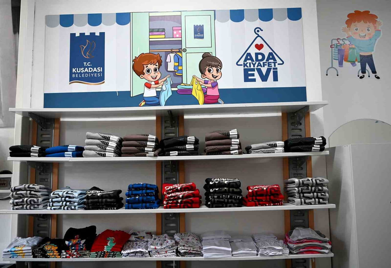 ADA KIYAFET EVİ 272 ÇOCUĞUN YÜZÜNÜ GÜLDÜRDÜ