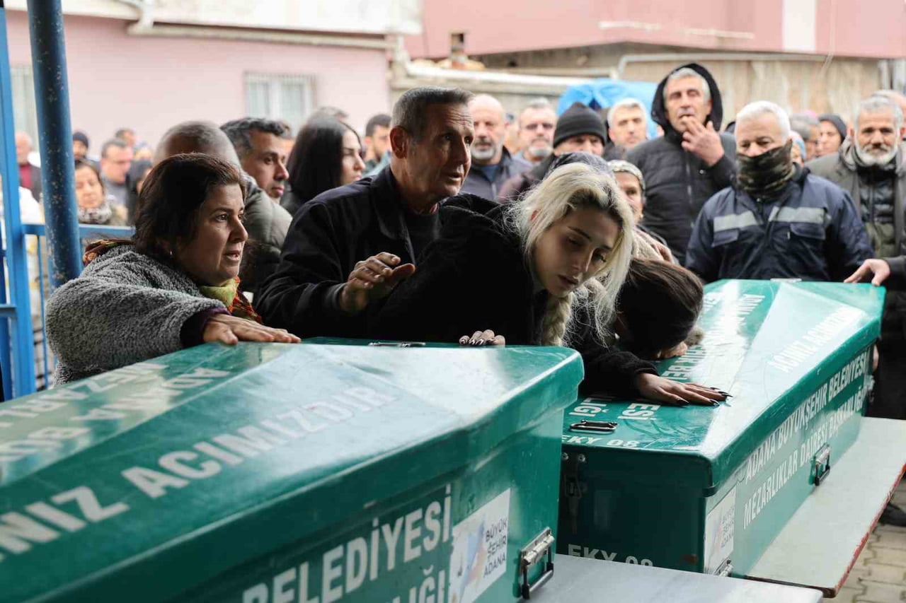 ADANA’DA BABALARI TARAFINDAN SİLAHLA VURULARAK ÖLDÜRÜLEN ADA VE MERT ALTUNBAŞ’IN CANSIZ BEDENLERİ...