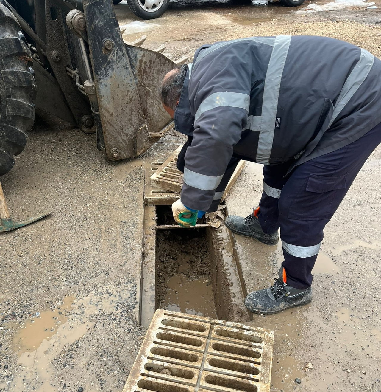 ADIYAMAN BELEDİYESİ, KENT MERKEZİNDE ETKİLİ OLAN KAR VE SAĞANAK YAĞIŞLARIN ARDINDAN OLASI SU...