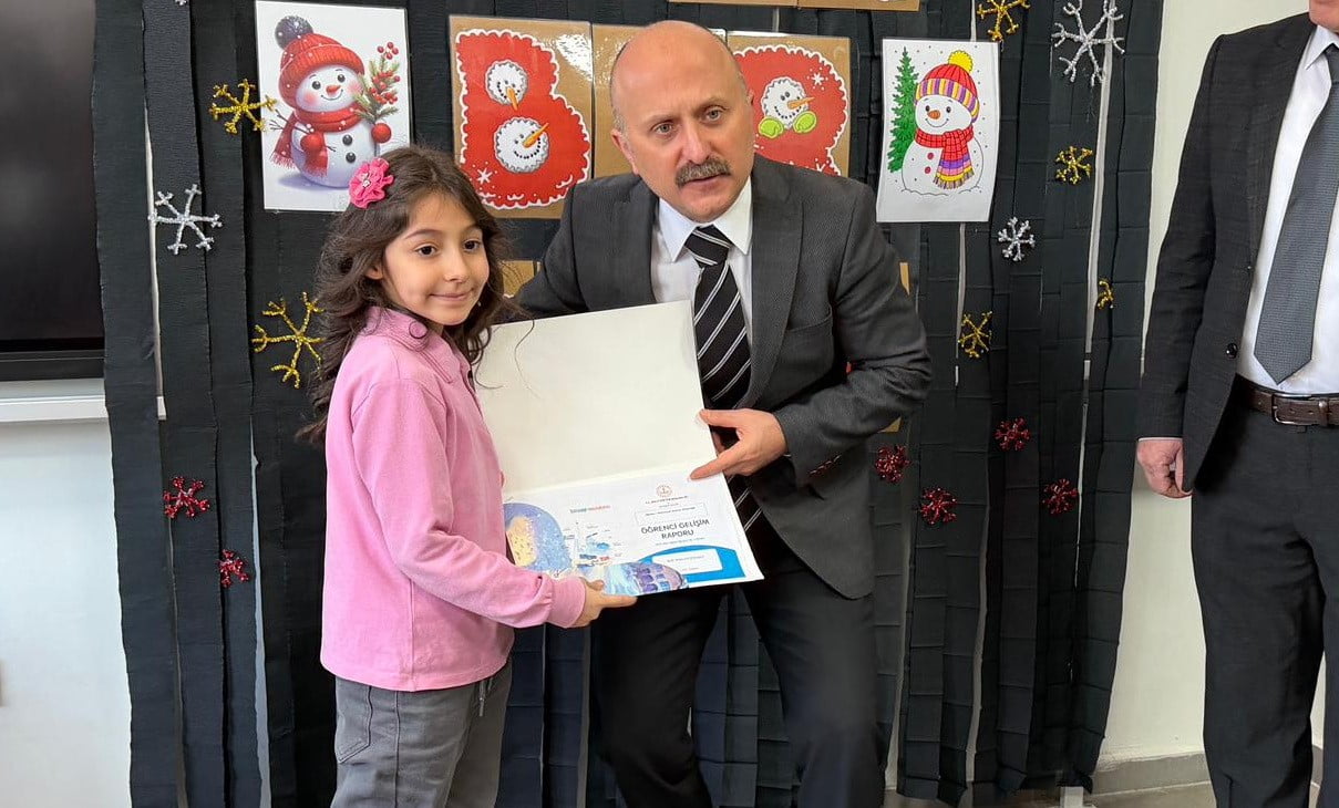 ADIYAMAN’DA, 154 BİN 960 ÖĞRENCİ KARNE HEYECANI YAŞADI.