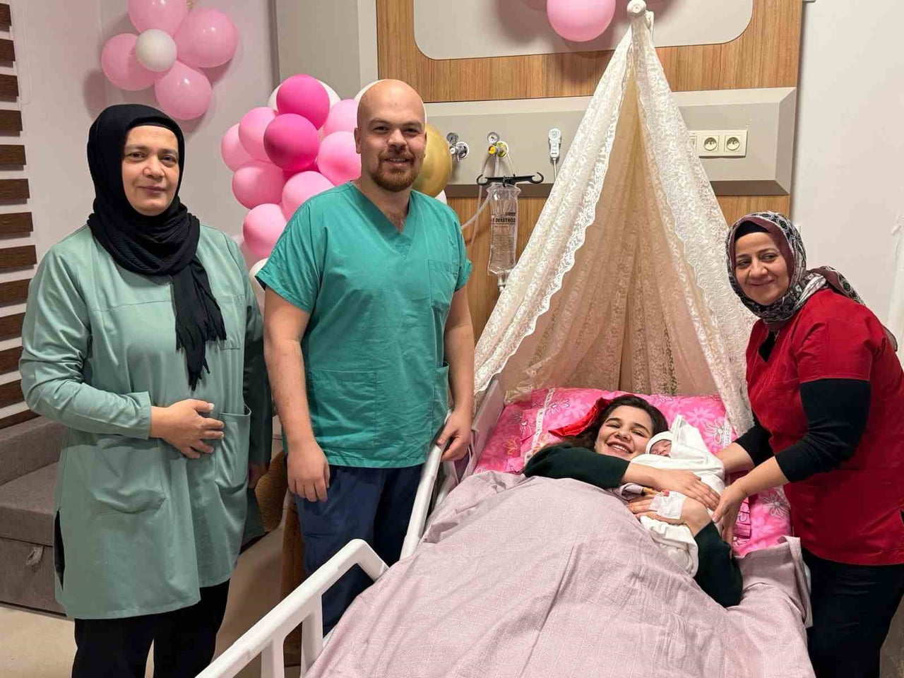 ADIYAMAN’DA, 2026 YILININ İLK BEBEĞİ RÜYA BOZKURT OLDU.