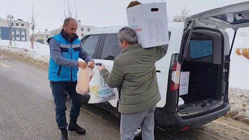 ADIYAMAN’DA ETKİLİ OLAN YOĞUN KAR YAĞIŞI VE SOĞUK HAVA DALGASIYLA BİRLİKTE ADIYAMAN BELEDİYESİ...