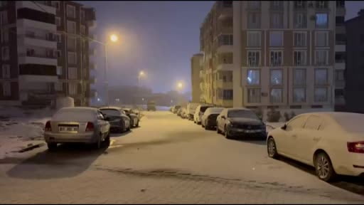 Adıyaman’da kar yağışı etkisini artırdı