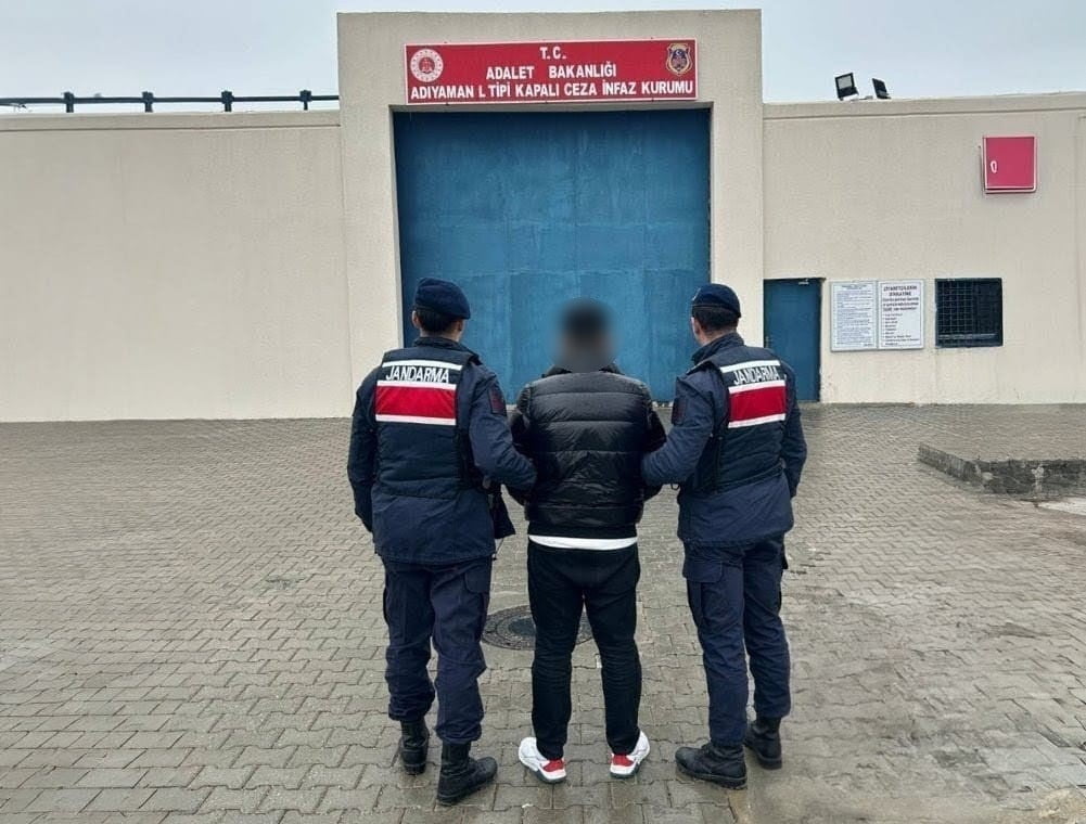 ADIYAMAN İL JANDARMA KOMUTANLIĞI EKİPLERİ, ARANAN ŞAHISLARIN YAKALANMASINA YÖNELİK YÜRÜTTÜĞÜ...